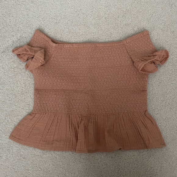 ae top - Picture 2 of 3